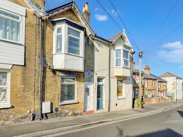 Bridge Road, Cowes, PO31