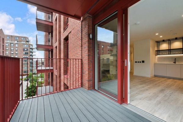 141 Leven Rd, Aberfeldy Village, E14