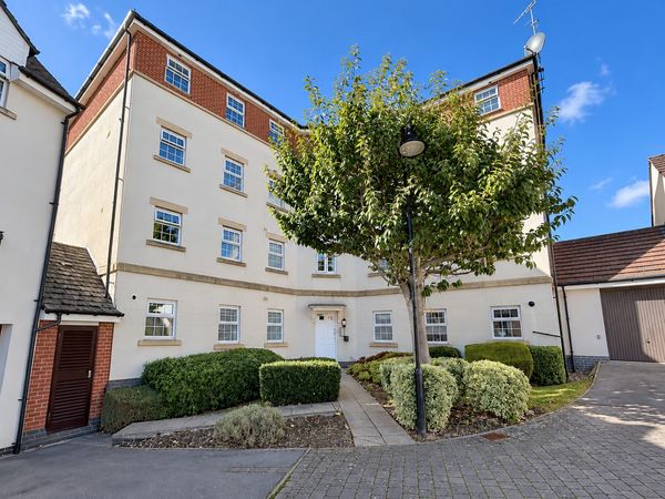 Dovedale, Swindon, SN25
