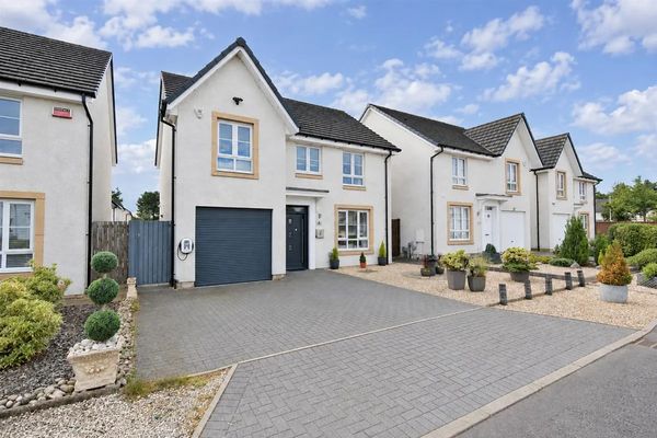 Howatston Court, Livingston, EH54