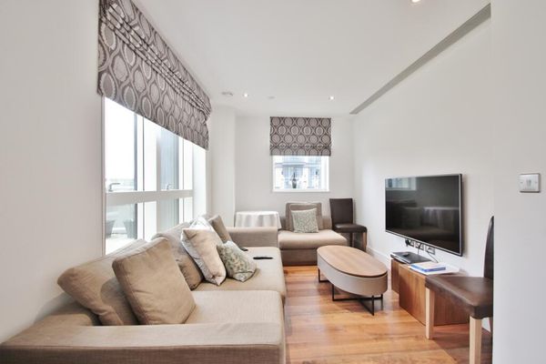 Jackson Tower, Lincoln Plaza, E14