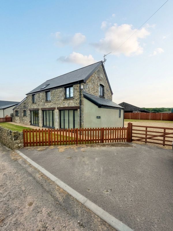 Laleston, Tranch, CF32