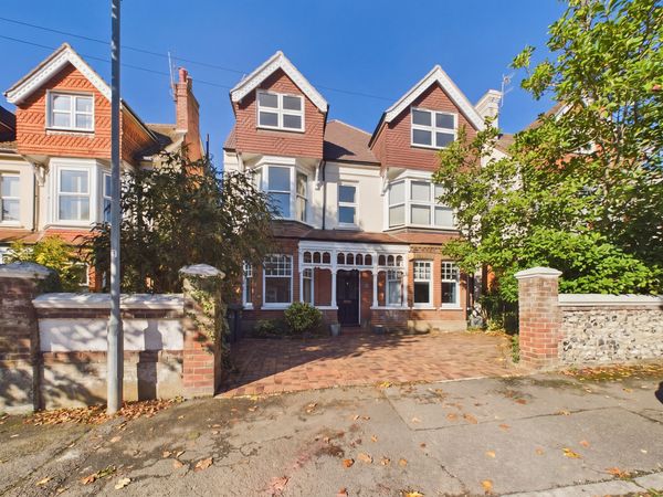 Elmstead Road, Bexhill-On-Sea, TN40