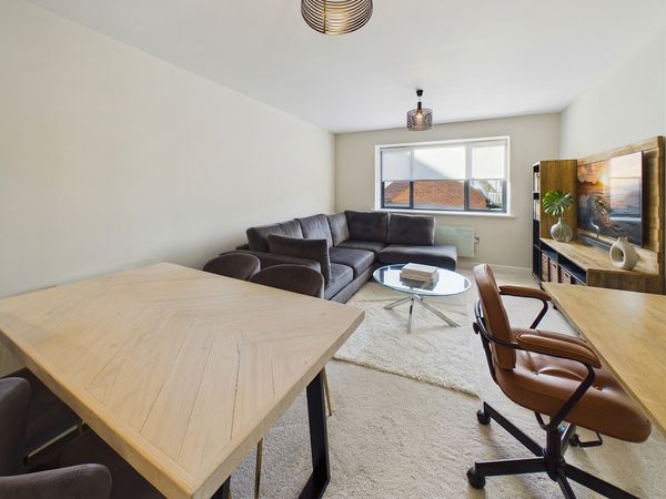 Cooden Sea Road, Bexhill-On-Sea, TN39