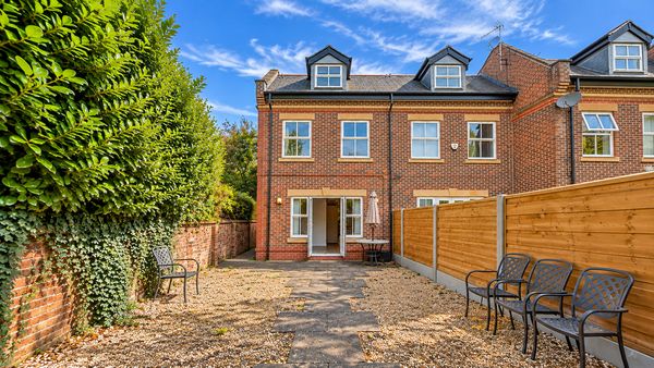 Millfield Court, Hale, WA15