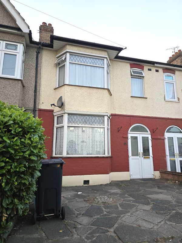 Clinton Crescent, Ilford, IG6
