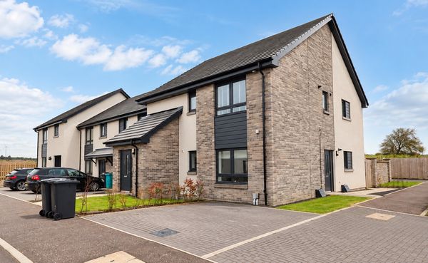 Buckingham Avenue, Harthill, ML7