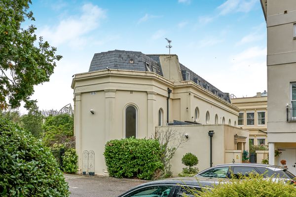 Henry Tate Mews, London, SW16