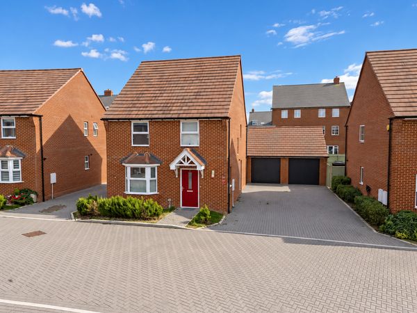 Portland Close, Broughton, HP22