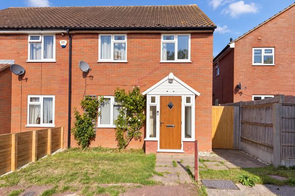 Bardfield Way, Rayleigh, SS6