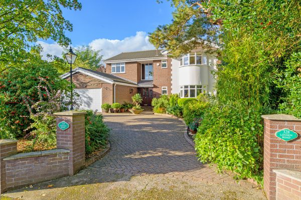 London Road, Appleton, WA4