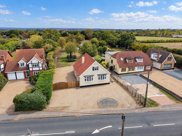 Rawreth Lane, Rayleigh, SS6