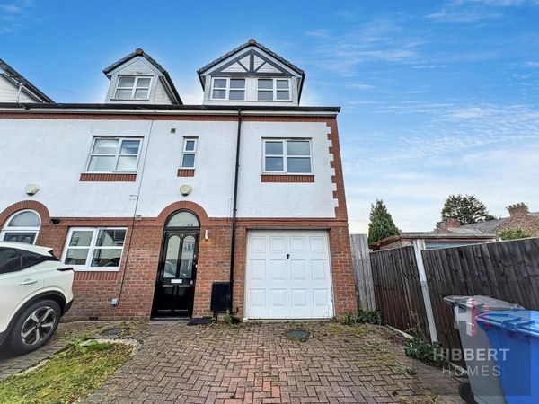 Greenbank Road, Sale, M33