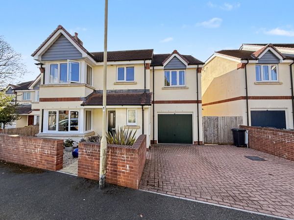 Threwstones Close, Tiverton, EX16