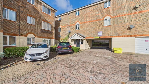 Quarles Park Road, Chadwell Heath, RM6