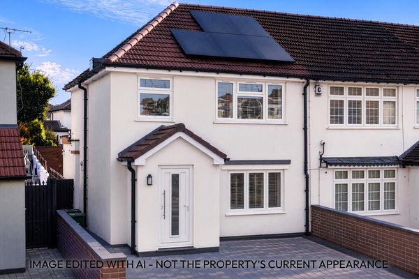 Eyhurst Avenue, Hornchurch, RM12