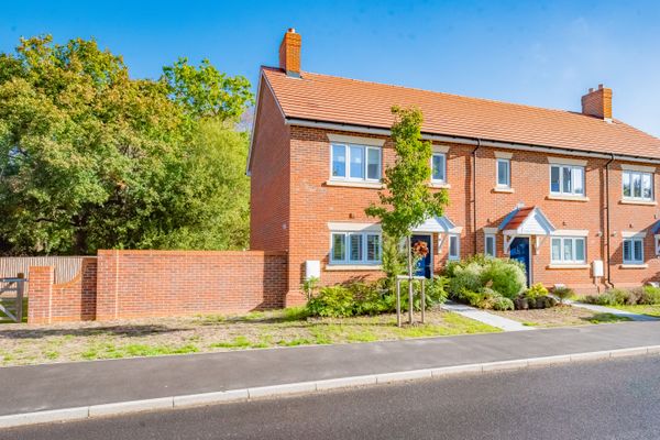 Lake Avenue, Mytchett, GU16