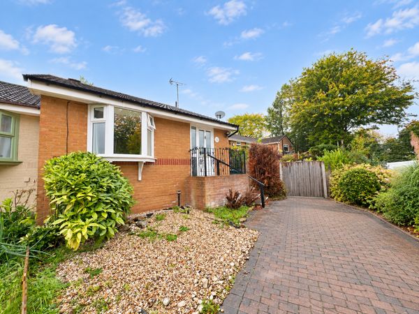 Morton Road, Windmill Hill, WA7