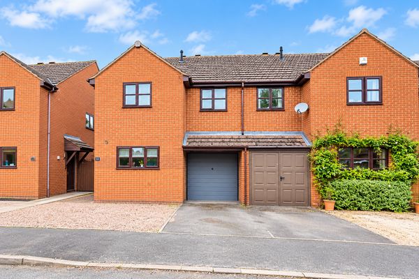 The Squires, Blackminster, WR11
