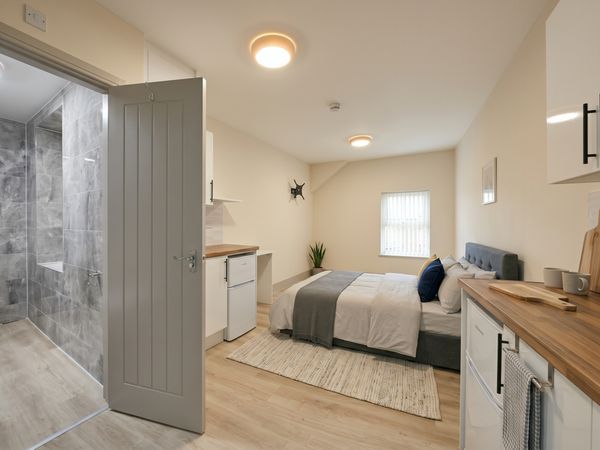 128 Beecham Road, Reading, RG30