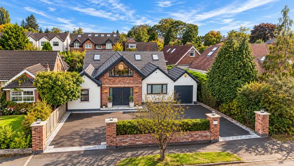 Longacres Road, Hale Barns, WA15