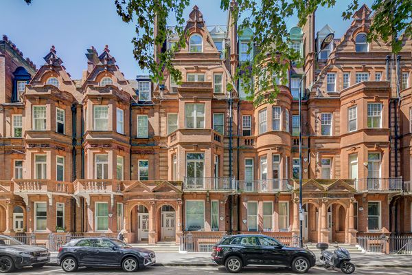 Lower Sloane Street, London, SW1W