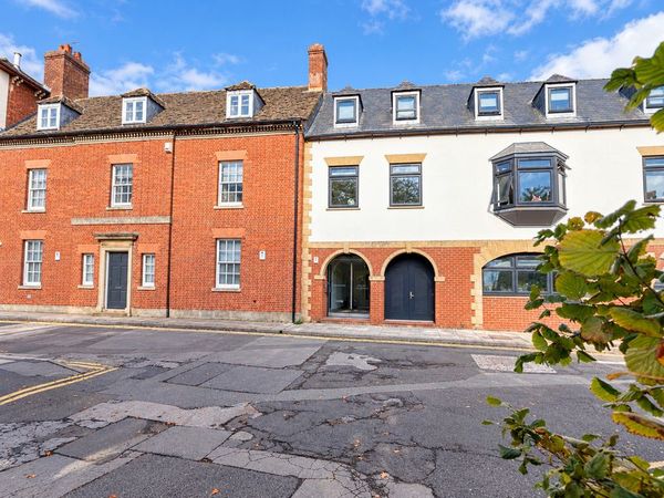 Appsbroker, The Square, Market Centre, Swindon, SN1