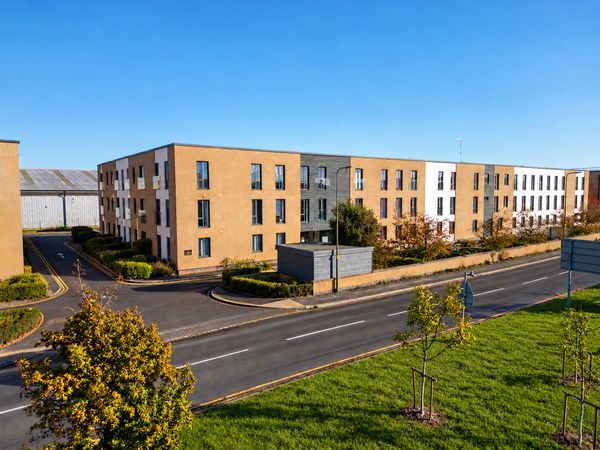 Angus Court, Thame, OX9