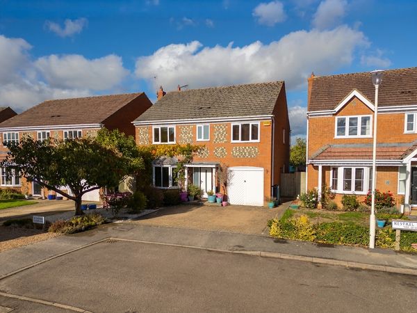 Kestrel Way, Aylesbury, HP19