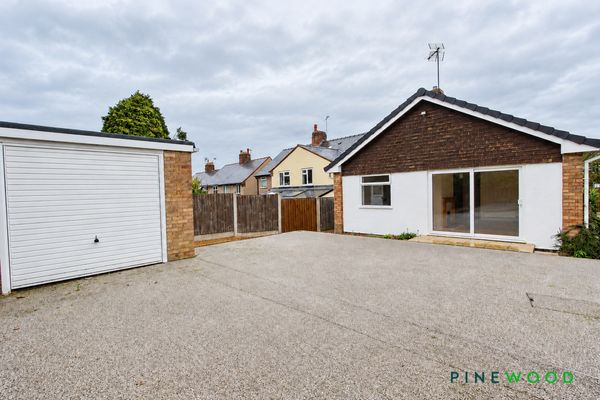 Eastwood Park Drive, Hasland, S41