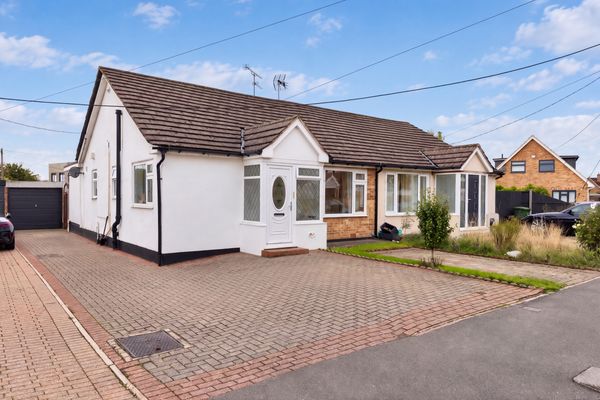 Bromfords Drive, Wickford, SS12