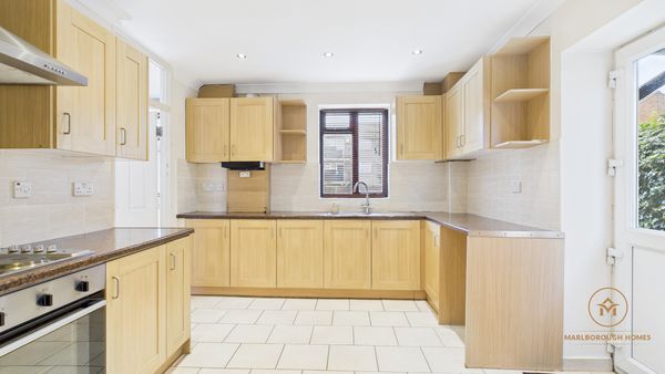 Hind Close, Chigwell, IG7