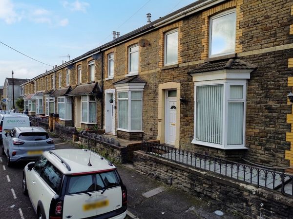 Geoffrey Street, Neath, SA11