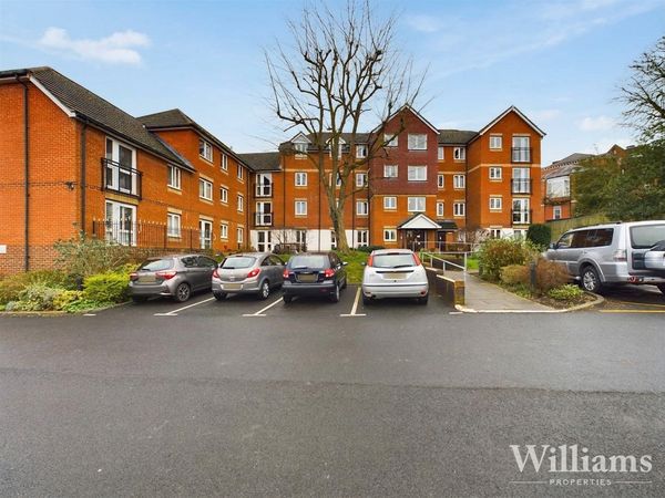 Willow Road, Aylesbury, HP19